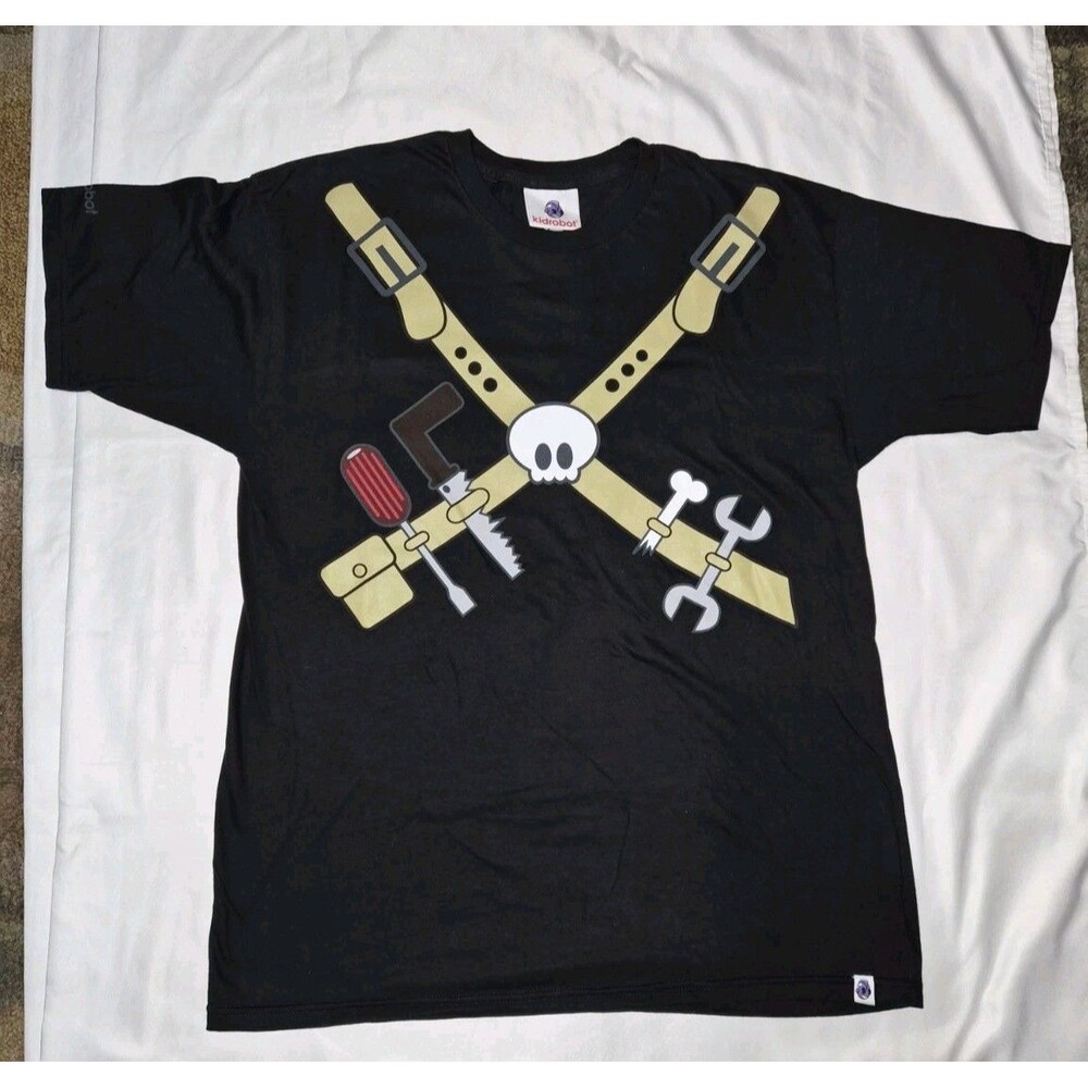 Kidrobot Black Gold WhiteHandyman Pirate White Skull Tool Belt T Shirt Size L